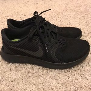 All Black Nike Free Run Size 7 Awesome Condition!